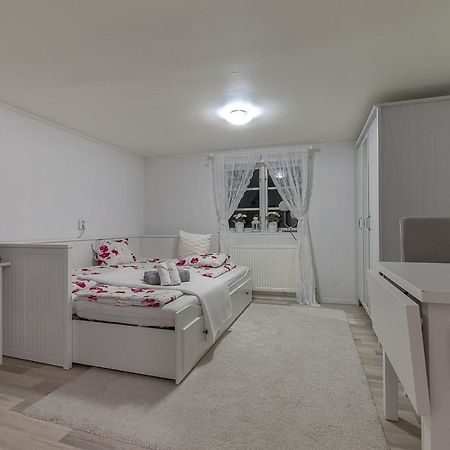 Skogsstuga I Bassholma Villa Munka-Ljungby Екстериор снимка